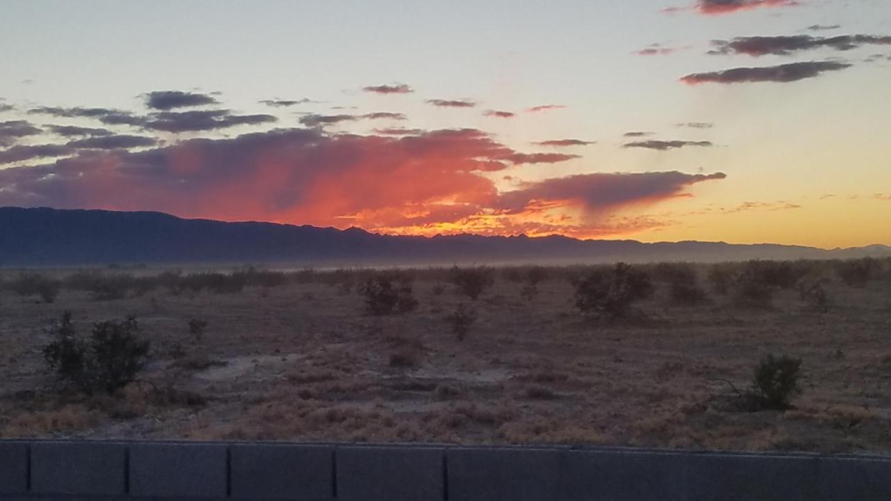 Smitty'S Hideaway Hotel Twentynine Palms Luaran gambar